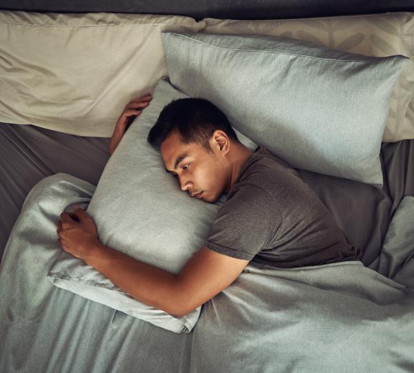 Schlaflosigkeit und Nervosität sind häufige Symptome einer Überfunktion